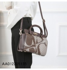 Luxurious square leather bag