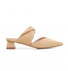 Comfy pointed-toe low-heel...