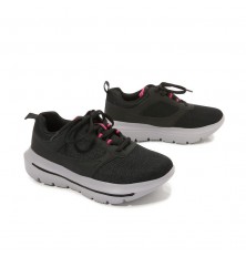 Trendy sports shoes with laces