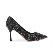 Chic mid-heeled shoes...