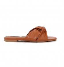 flat sandal from leather