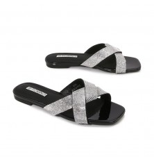 Comfy women's slide...