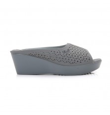 Embossed wedge shoes with...