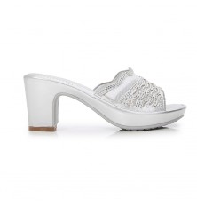 Mid-heel slippers decorated...