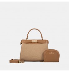 AA012412019 A modern bag in...