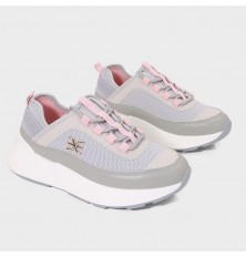 DY690 sports shoes with a...