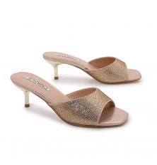 Open-toe low-heeled...