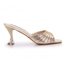 Stylish mid-heeled slippers...