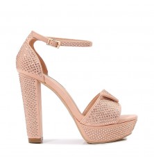 Platform shoes fully...