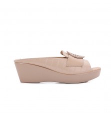 Attractive wedge shoes...