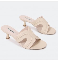 Small heel leather sandals...
