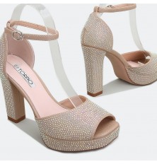 High-heeled platform...