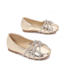 حذاء للبنات سهل الارتداء...