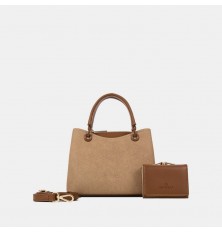 AA012502035 A classic bag...