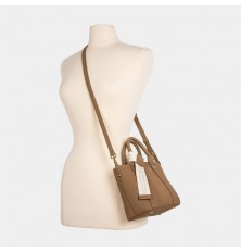 AA012501056 Luxurious...