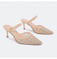 QXQB28 closed toe heeled...