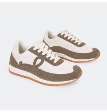 AY672 sports shoes with a...