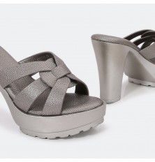 OXQC14 Comfortable platform...