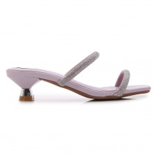 Low-heeled slippers...