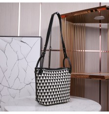 Classic women's tote bag...