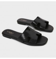 OX3205 Flat Slippers with a...