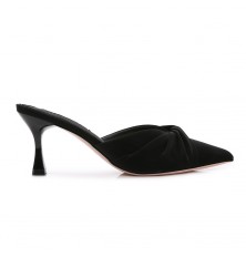 Medium-heeled slippers...