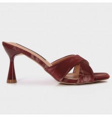 QXQ1835 heels with a unique...