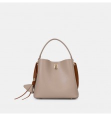 AA012505188 Luxurious...