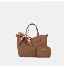 AA012506096 Luxurious bag...