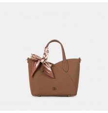 AA012506096 Luxurious bag...