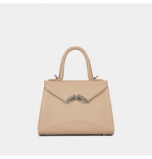 GD012509043 A stylish and...