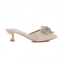 نعال كعب مغلق مزين بفيونكة...