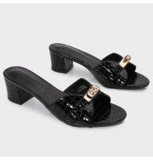 QXQ2161 Wide-heeled...