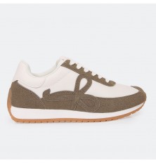 AY672 sports shoes with a...