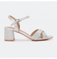 LSQ821 sandal with a modern...