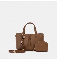 AA012503187 a luxurious bag...